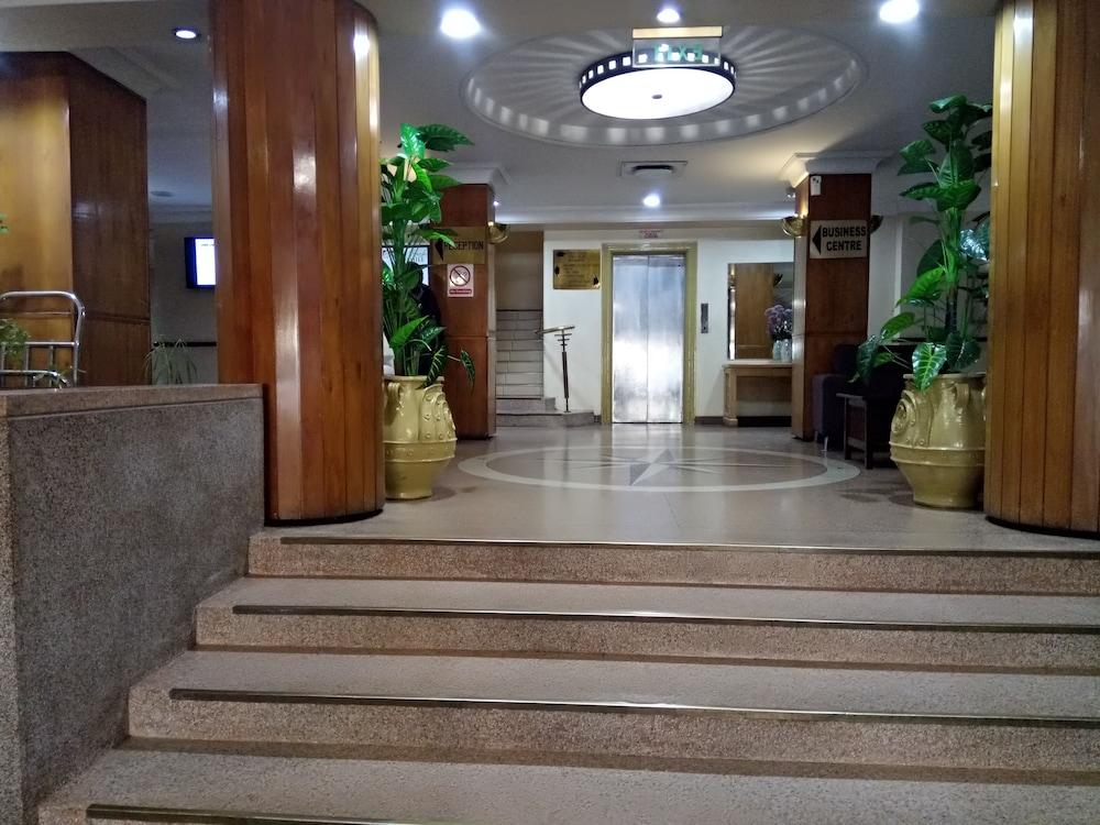 New Ambassador Hotel Harare Bagian luar foto