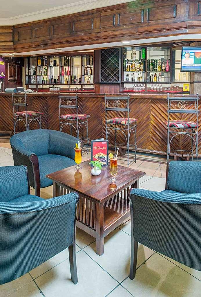 New Ambassador Hotel Harare Restoran foto