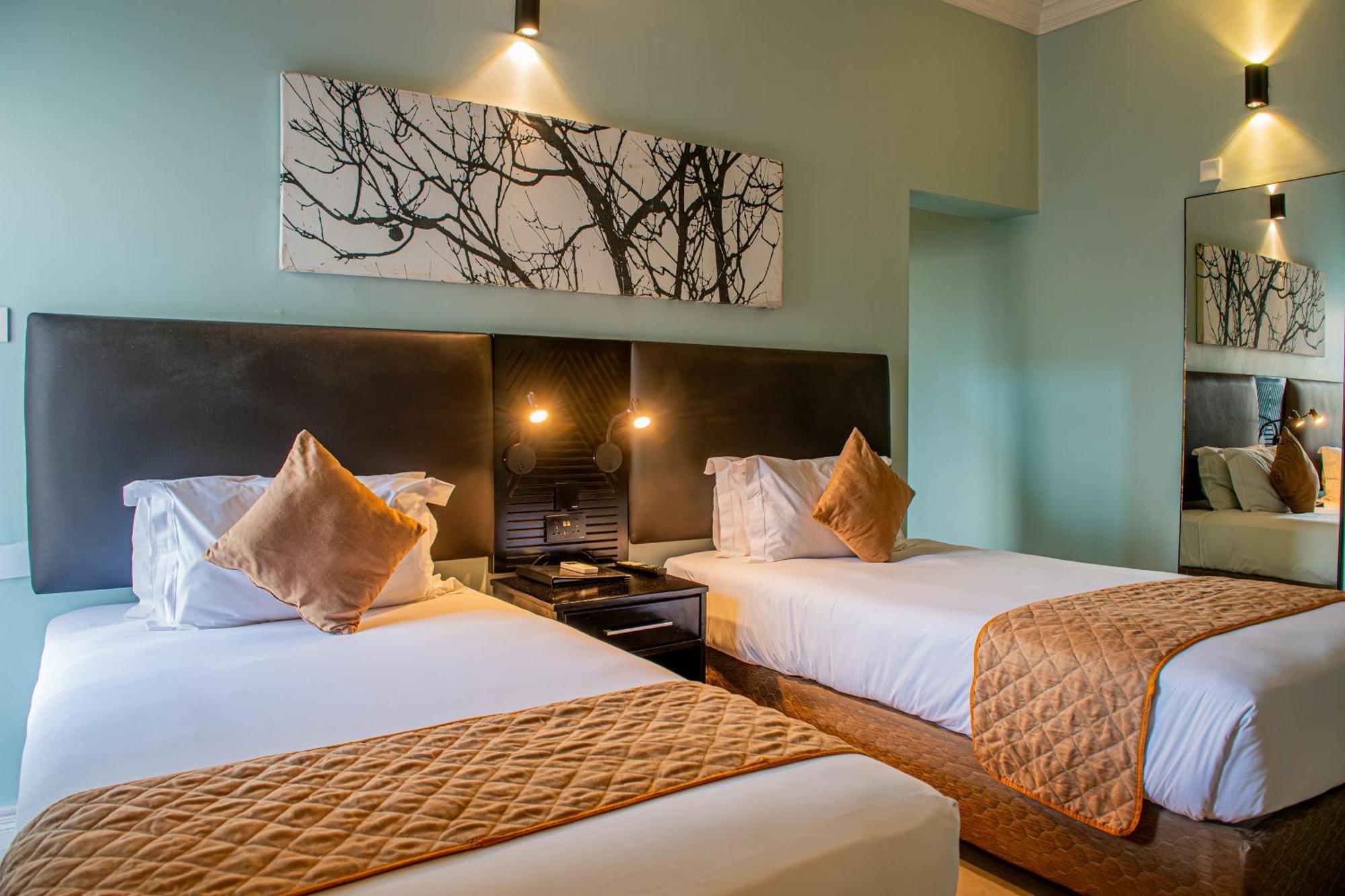 New Ambassador Hotel Harare Bagian luar foto