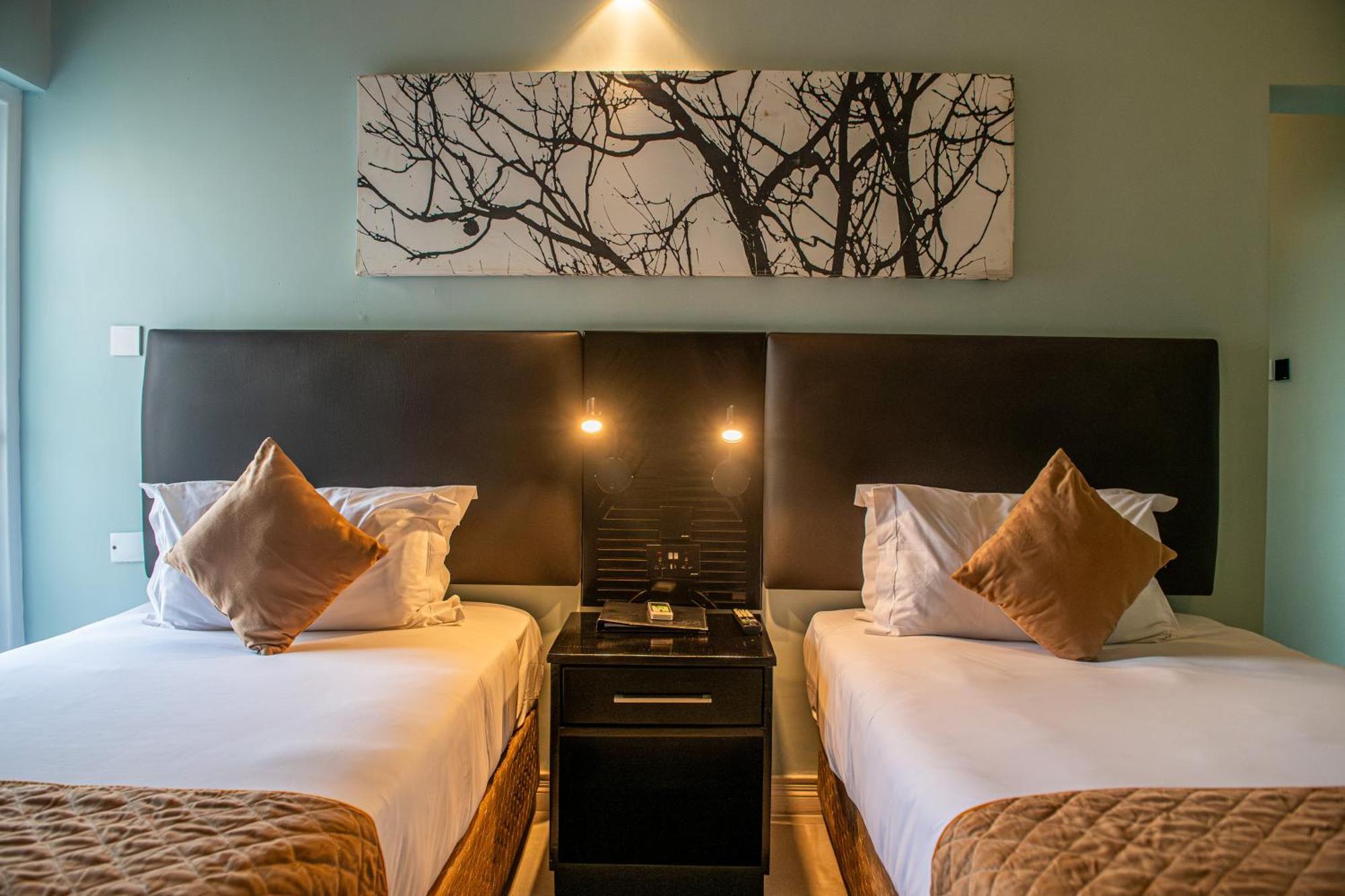 New Ambassador Hotel Harare Bagian luar foto