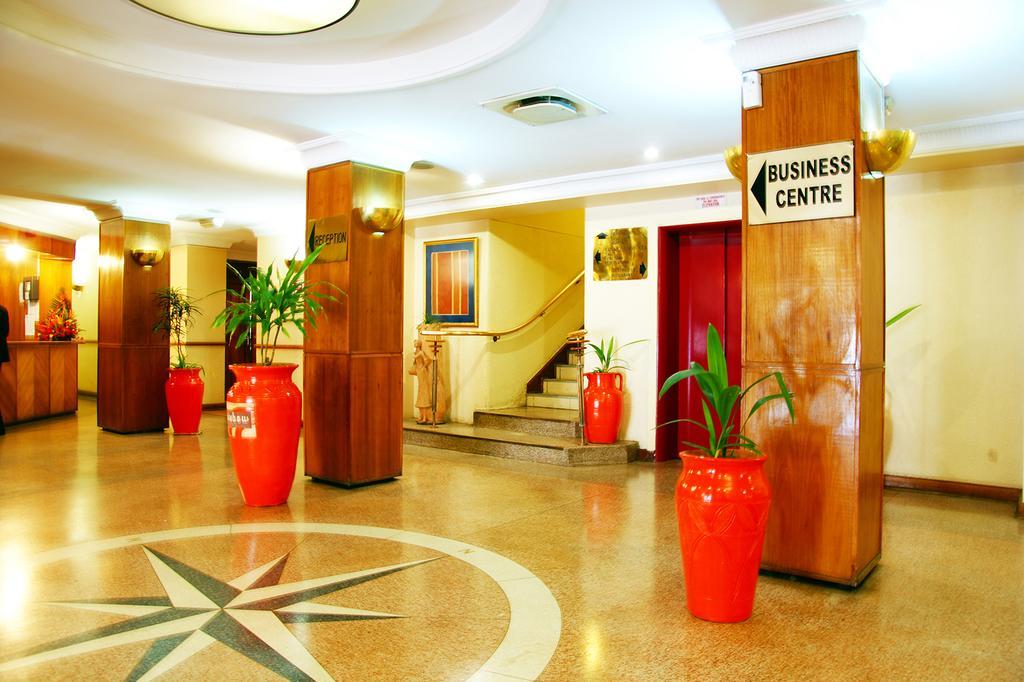 New Ambassador Hotel Harare Bagian luar foto