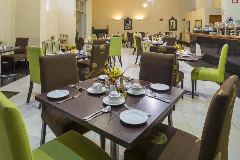 New Ambassador Hotel Harare Bagian luar foto