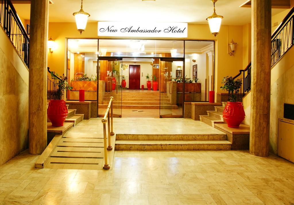 New Ambassador Hotel Harare Bagian luar foto