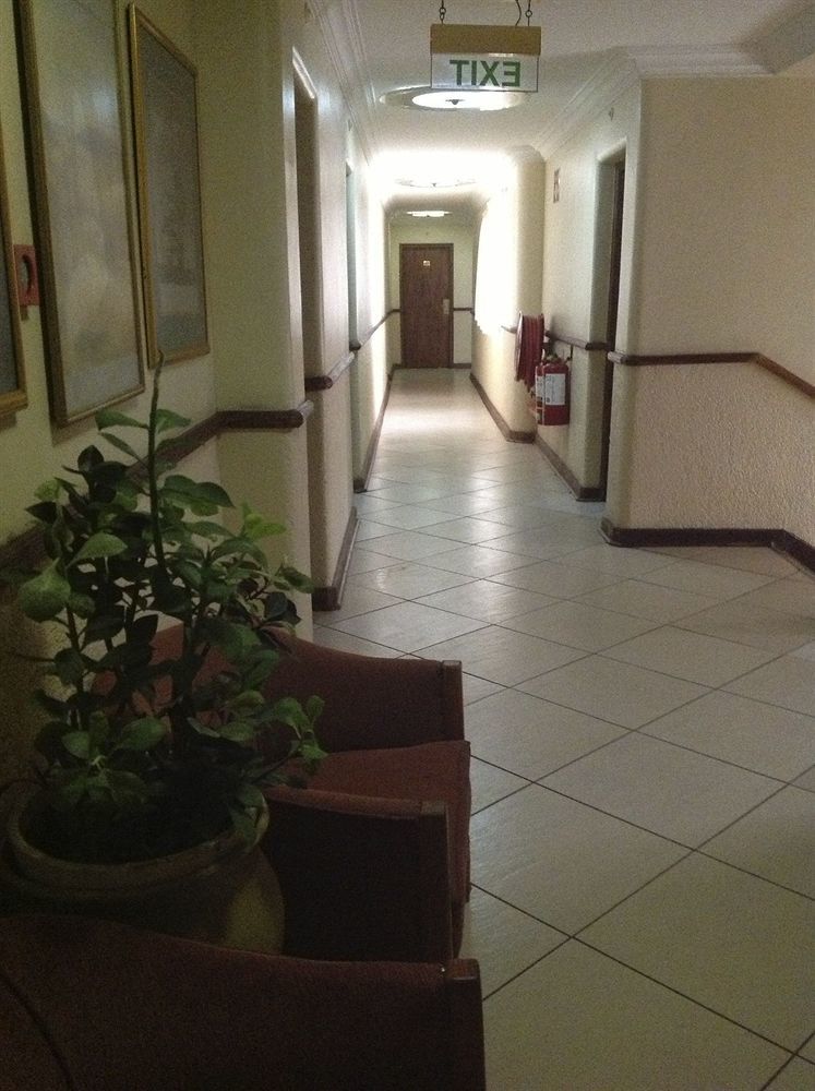 New Ambassador Hotel Harare Bagian luar foto
